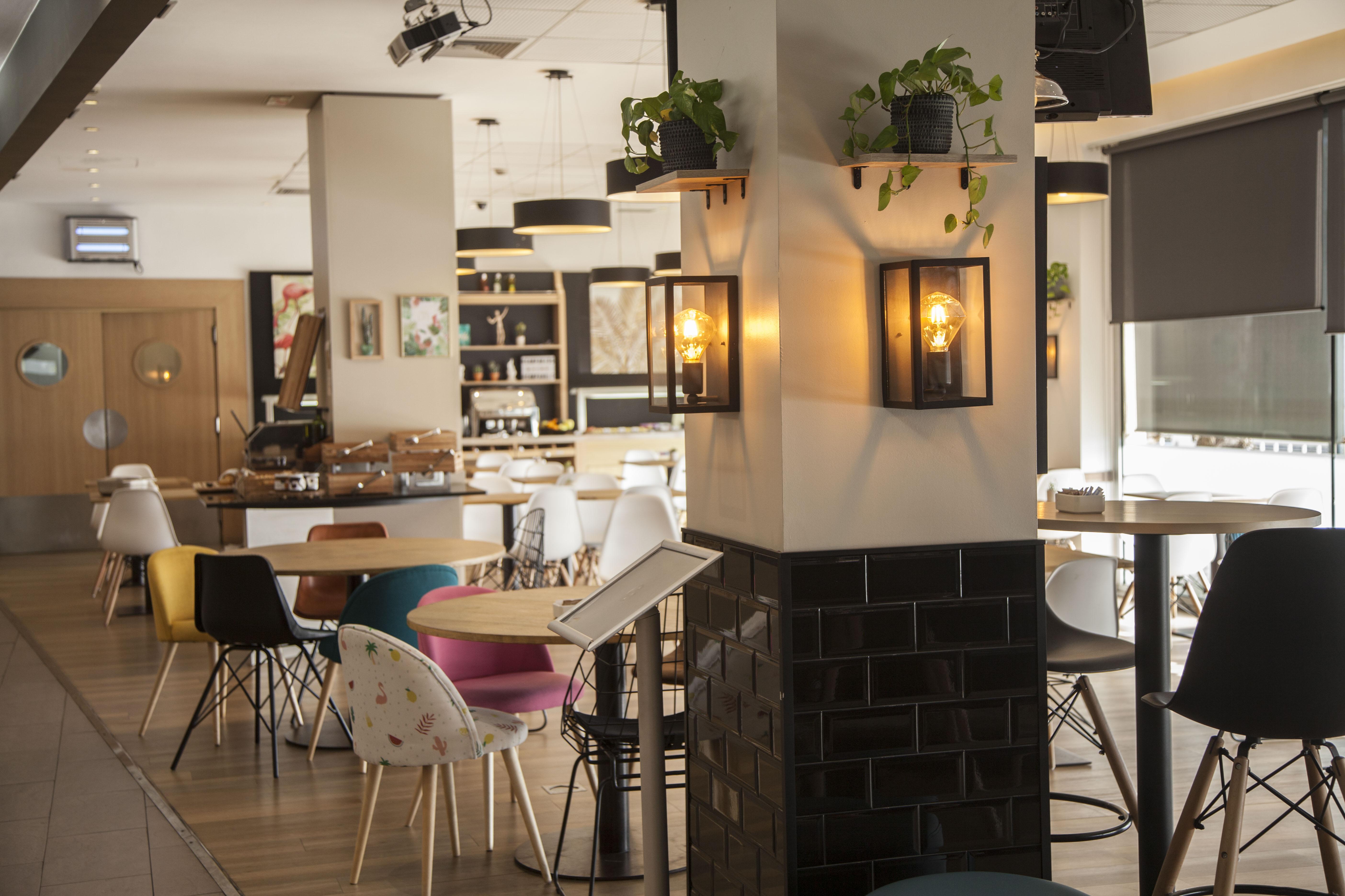 Travelodge Bcn Cornella Fira Cornellà de Llobregat Buitenkant foto