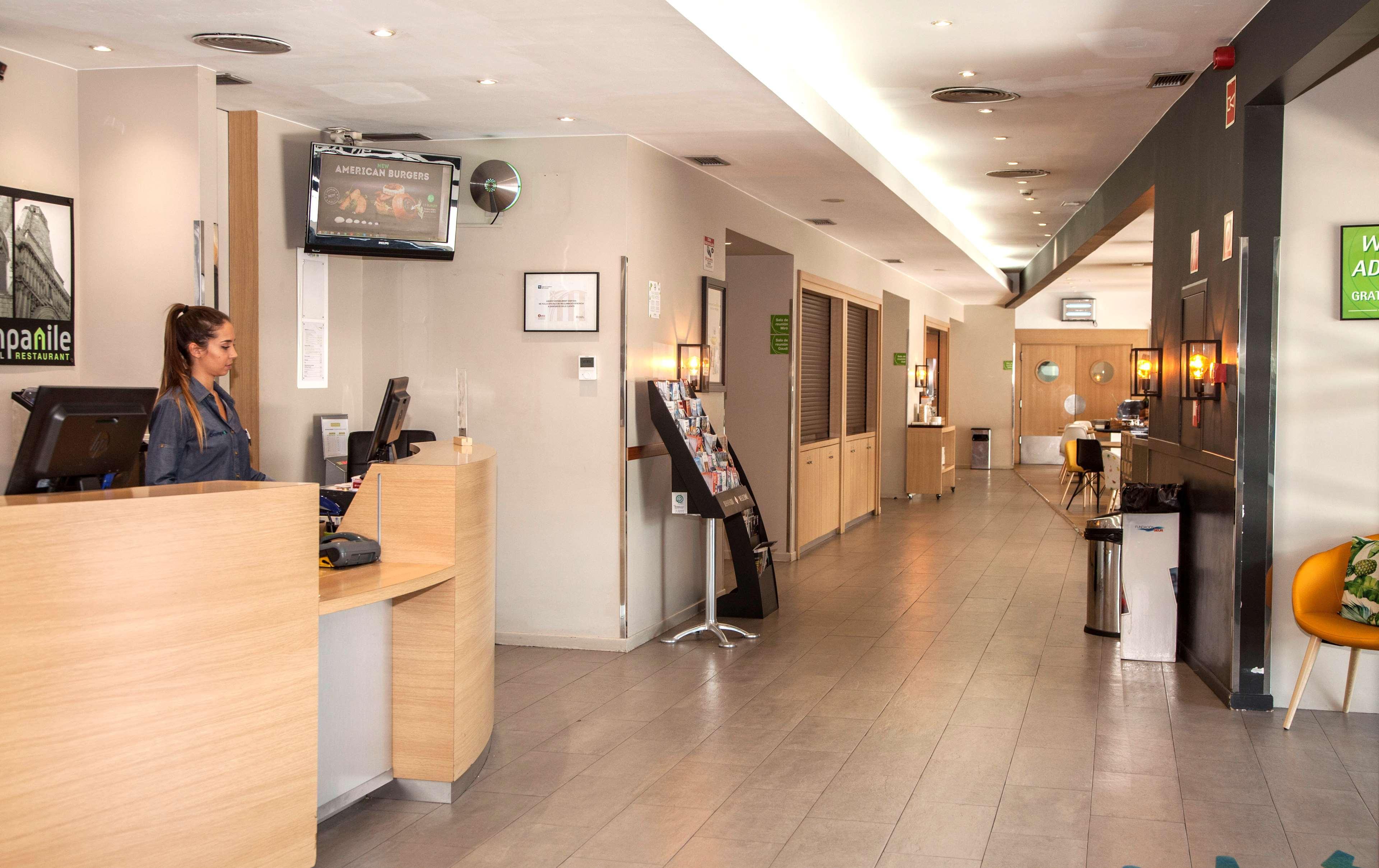 Travelodge Bcn Cornella Fira Cornellà de Llobregat Buitenkant foto