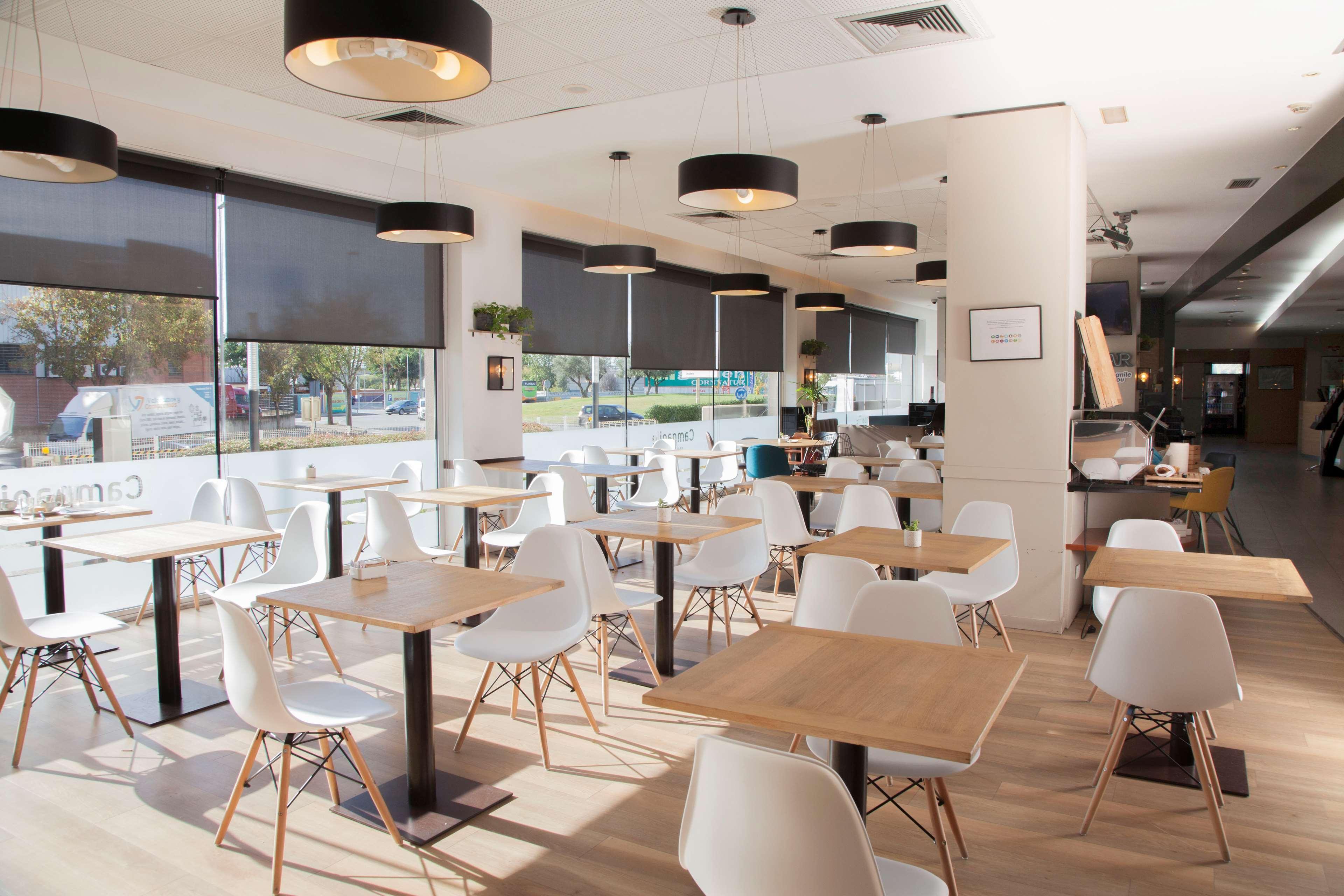 Travelodge Bcn Cornella Fira Cornellà de Llobregat Buitenkant foto