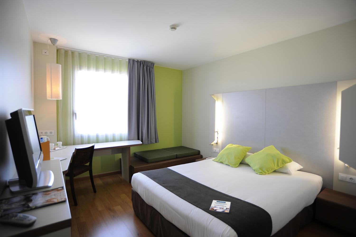 Travelodge Bcn Cornella Fira Cornellà de Llobregat Buitenkant foto