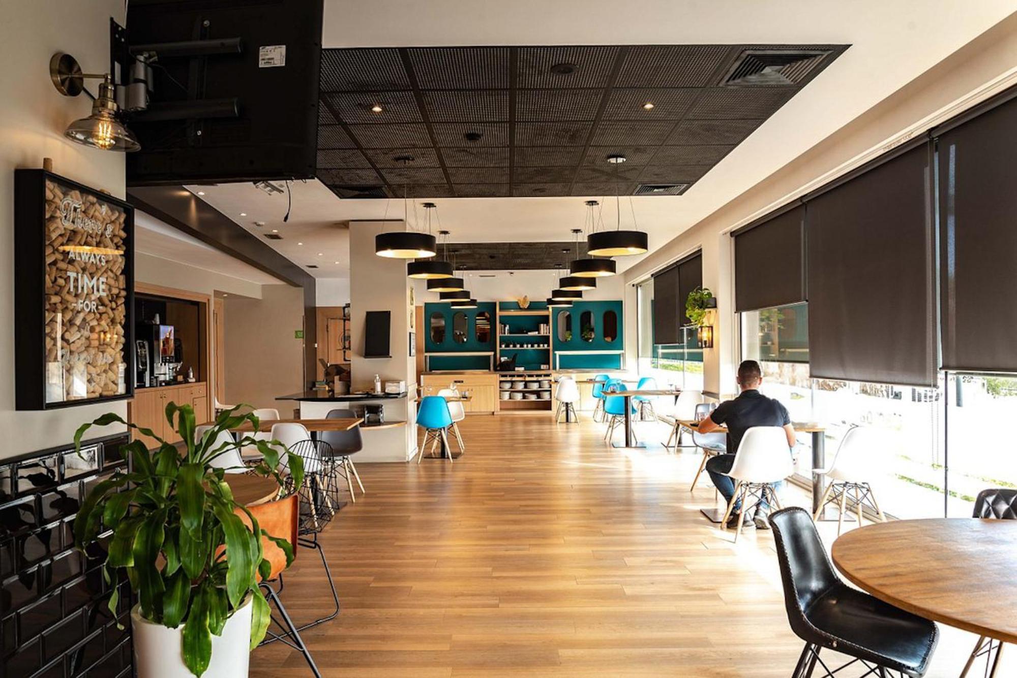 Travelodge Bcn Cornella Fira Cornellà de Llobregat Buitenkant foto
